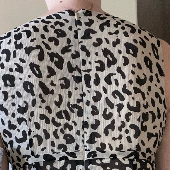 Silk animal print, sleeveless dress - Picture 9 of 11